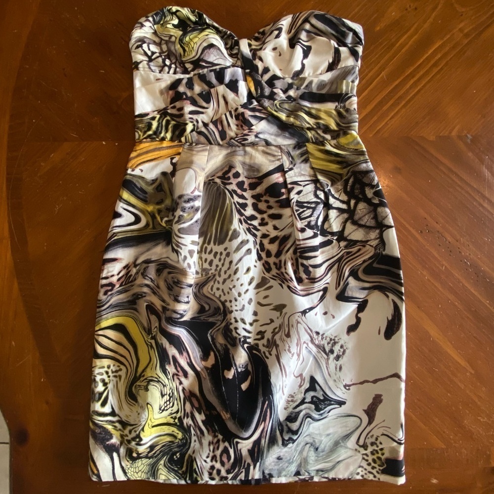 leifsdottir Strapless Sculpted Bodice Dress in White, Black, Yellow, Brown - Picture 4 of 14
